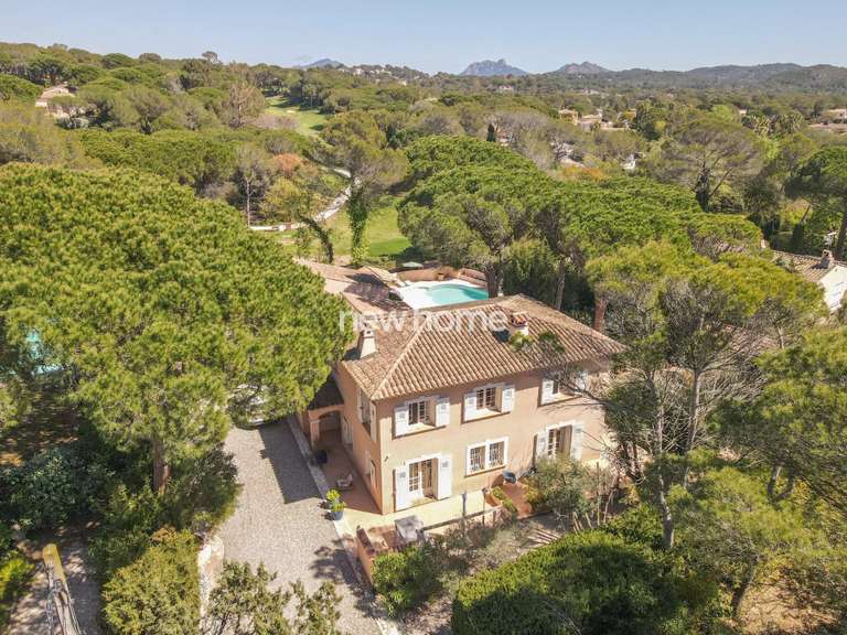 Maison Saint-Raphaël - 5 chambres - 275m²