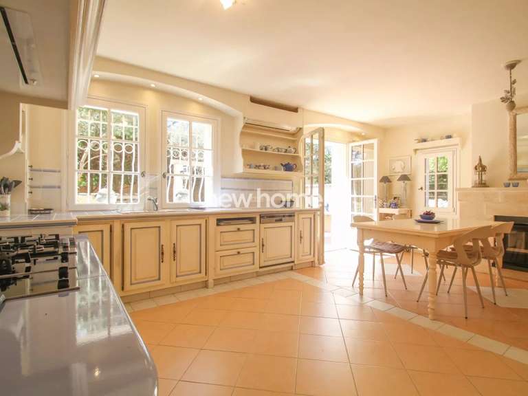 Maison Saint-Raphaël - 5 chambres - 275m²