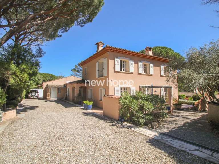Maison Saint-Raphaël - 5 chambres - 275m²