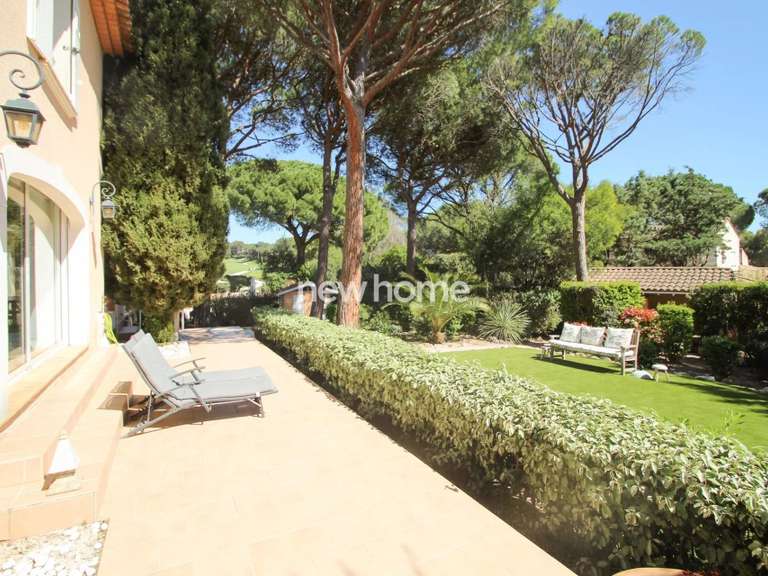 Maison Saint-Raphaël - 5 chambres - 275m²