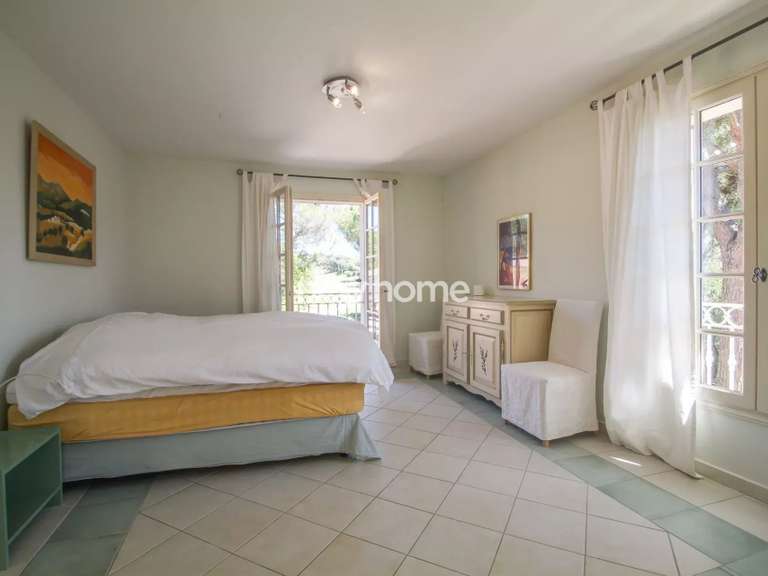 Maison Saint-Raphaël - 5 chambres - 275m²