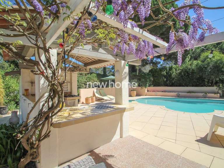 Maison Saint-Raphaël - 5 chambres - 275m²