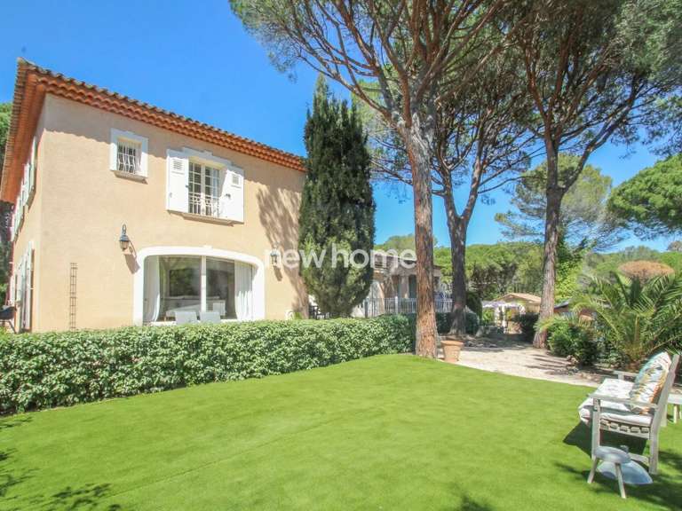 Maison Saint-Raphaël - 5 chambres - 275m²