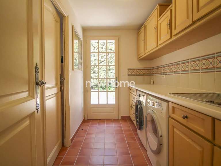 Maison Saint-Raphaël - 5 chambres - 275m²