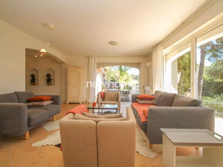 Maison Saint-Raphaël - 5 chambres - 275m²