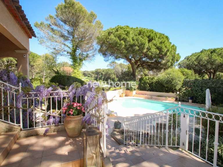 Maison Saint-Raphaël - 5 chambres - 275m²