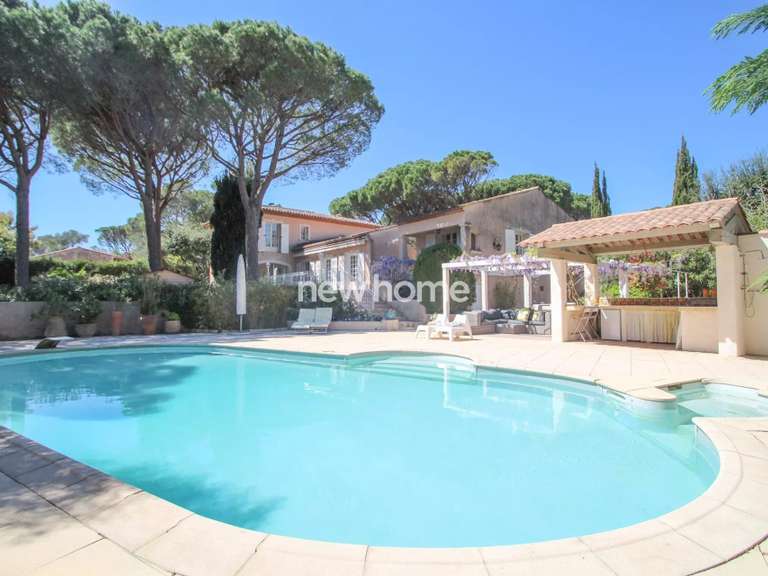 Maison Saint-Raphaël - 5 chambres - 275m²