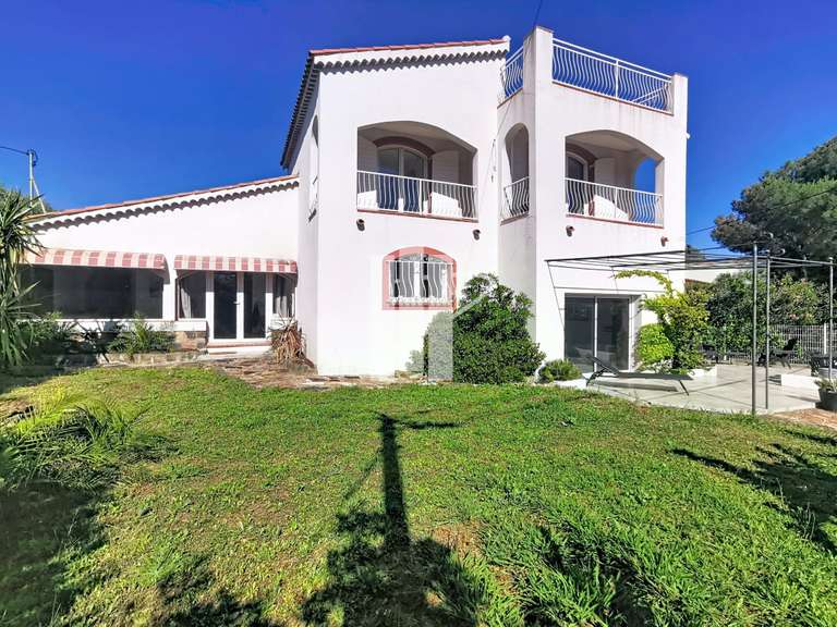 Maison Saint-Raphaël - 5 chambres - 155m²