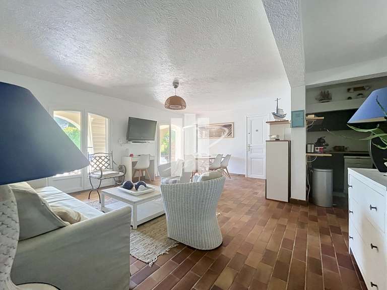 Maison Saint-Raphaël - 4 chambres - 194m²