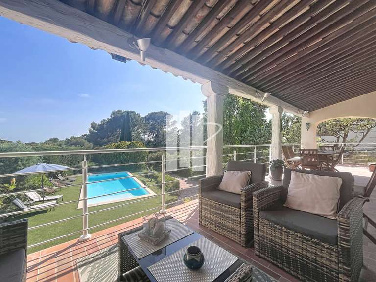 Maison Saint-Raphaël - 4 chambres - 194m²