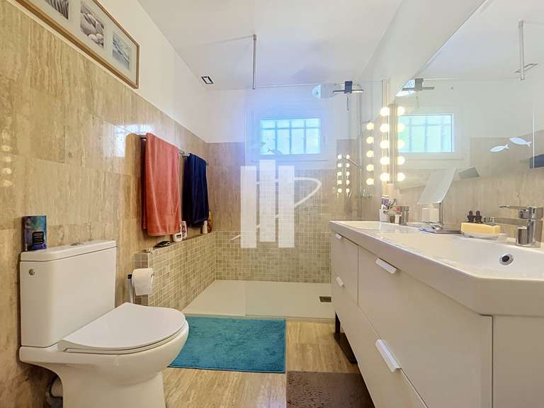 Maison Saint-Raphaël - 4 chambres - 194m²