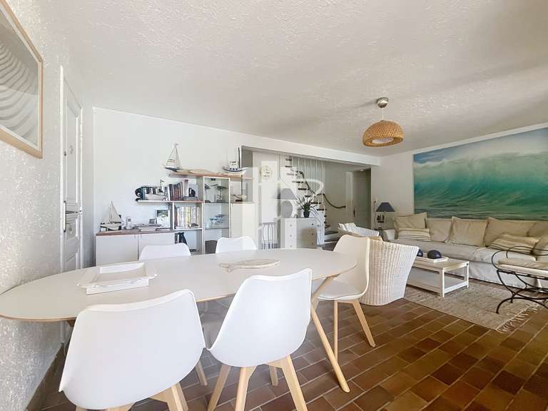 Maison Saint-Raphaël - 4 chambres - 194m²