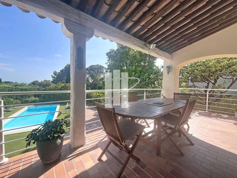 Maison Saint-Raphaël - 4 chambres - 194m²
