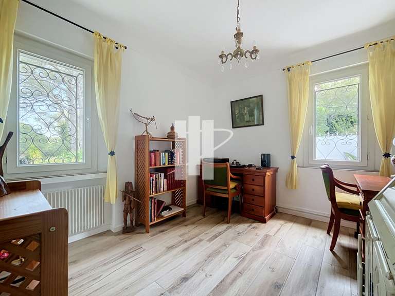 Maison Saint-Raphaël - 4 chambres - 229m²