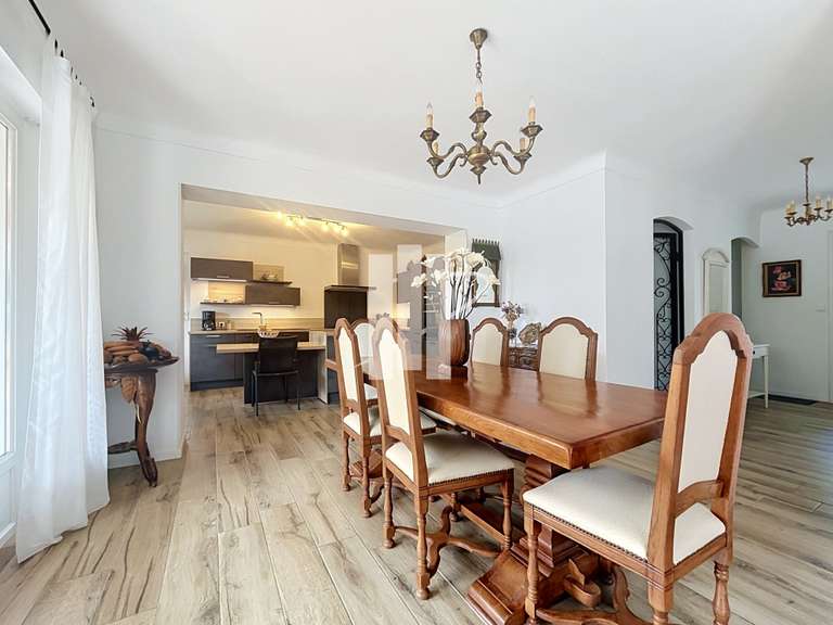 Maison Saint-Raphaël - 4 chambres - 229m²
