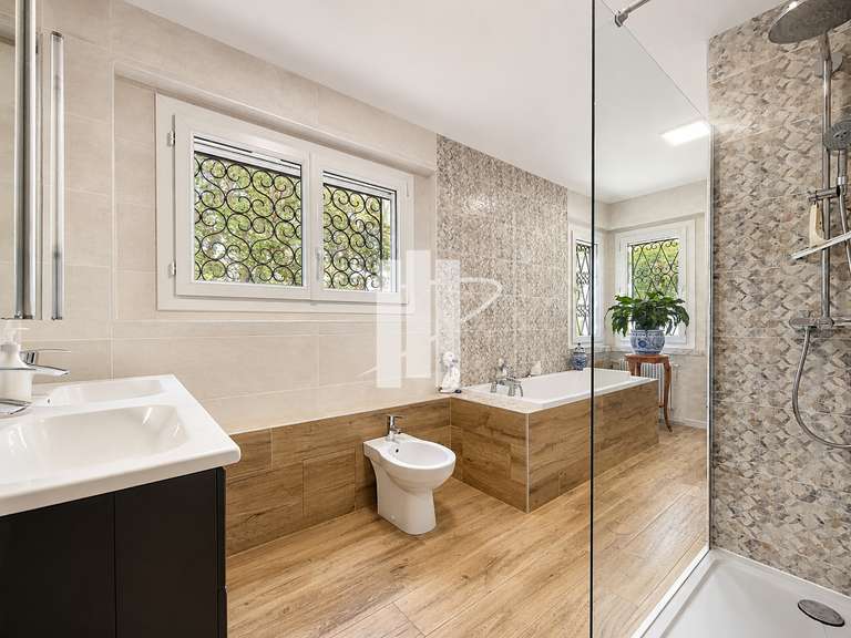 Maison Saint-Raphaël - 4 chambres - 229m²