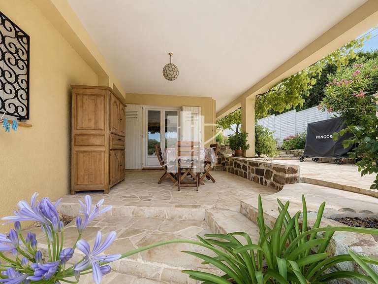 Maison Saint-Raphaël - 4 chambres - 229m²