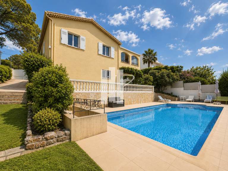 Maison Saint-Raphaël - 4 chambres - 229m²