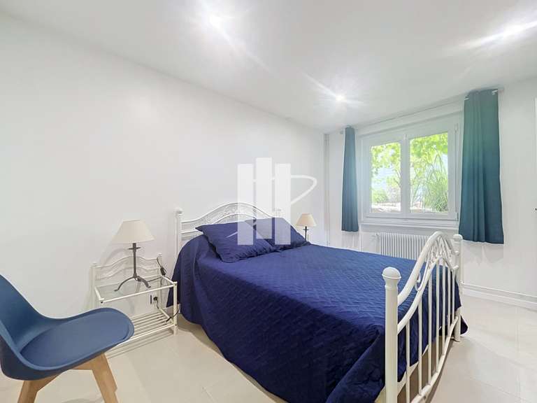 Maison Saint-Raphaël - 4 chambres - 229m²