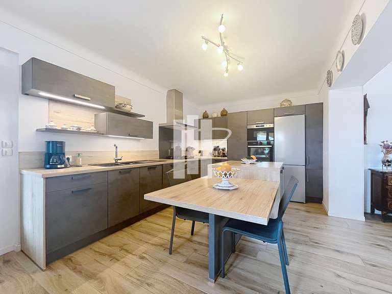 Maison Saint-Raphaël - 4 chambres - 229m²