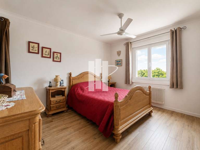 Maison Saint-Raphaël - 4 chambres - 229m²