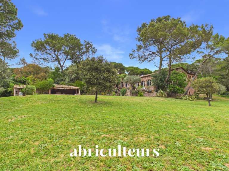 Maison Saint-Raphaël - 4 chambres - 300m²