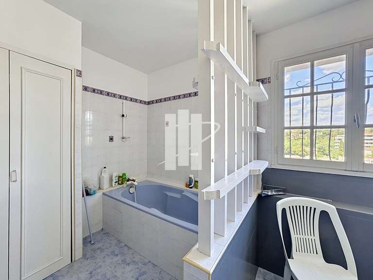 Maison Saint-Raphaël - 5 chambres - 230m²