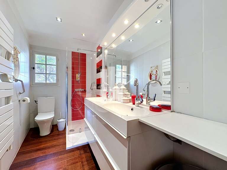 Maison Saint-Raphaël - 4 chambres - 196m²