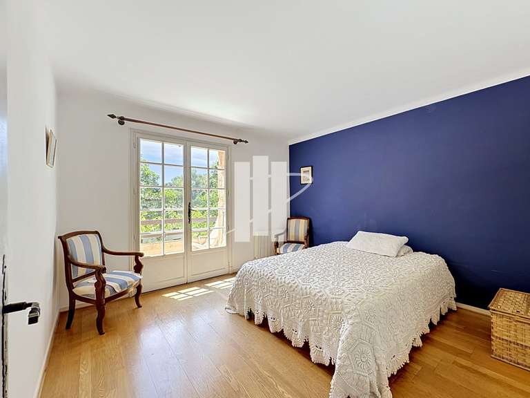 Maison Saint-Raphaël - 4 chambres - 196m²