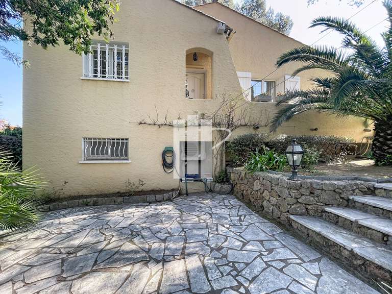 Maison Saint-Raphaël - 3 chambres - 110m²
