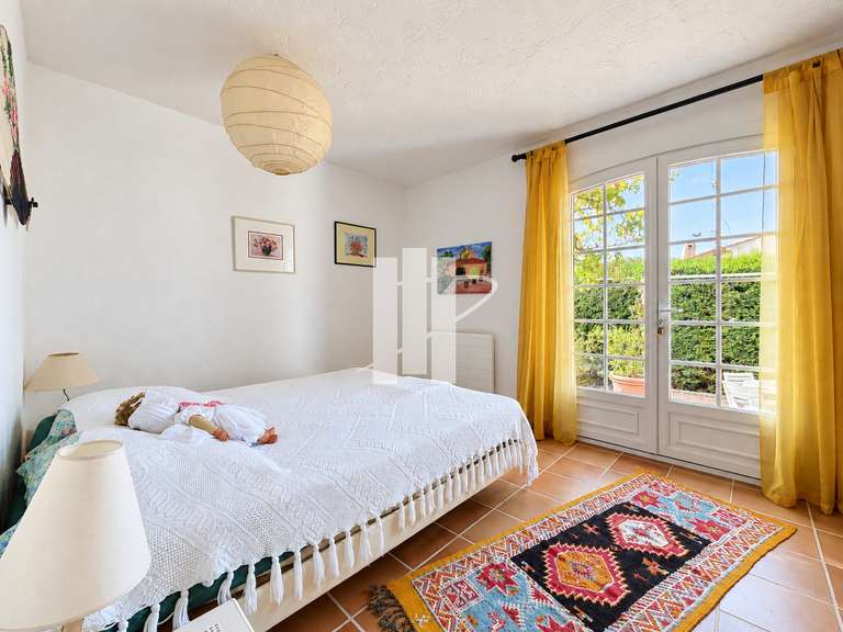 House Saint-Raphaël - 3 bedrooms - 200m²