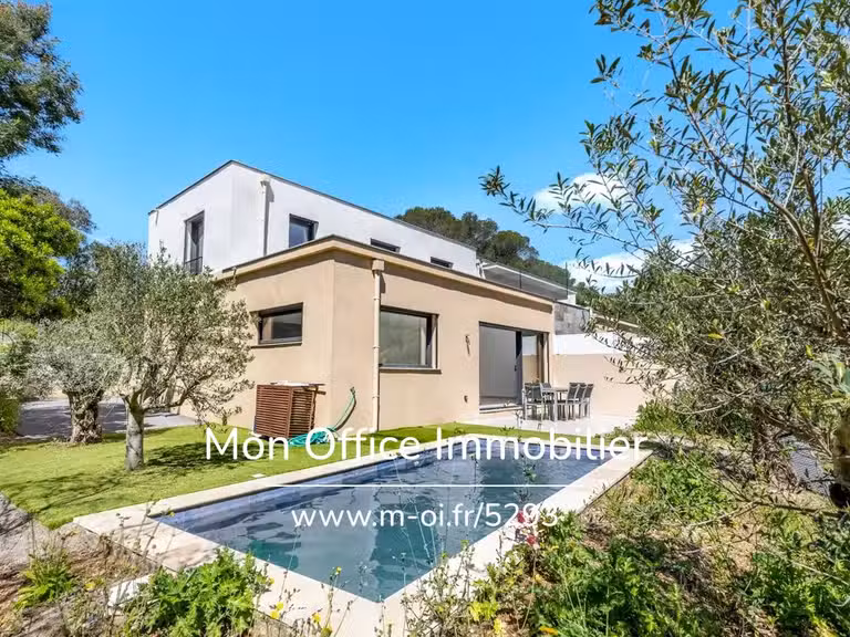 Maison Saint-Raphaël - 5 chambres - 125m²
