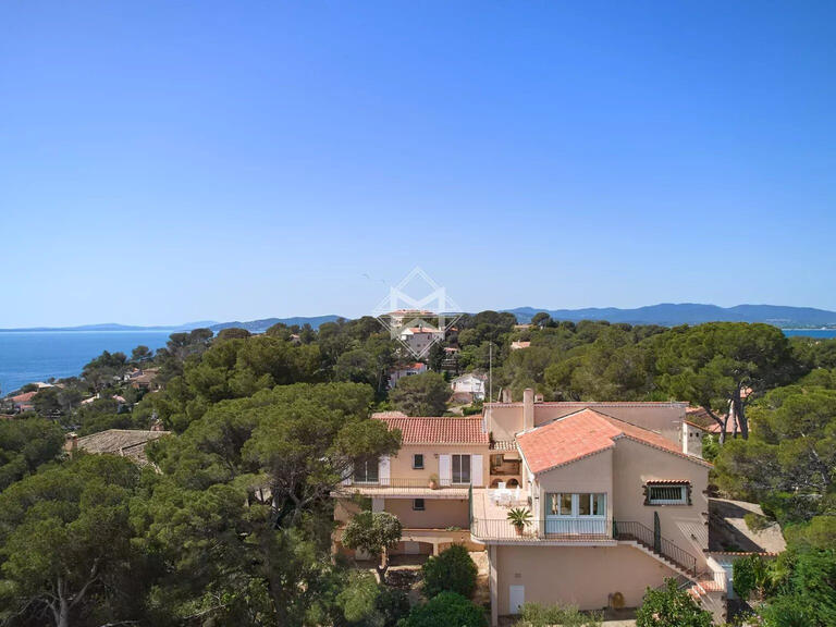Villa Saint-Raphaël - 6 bedrooms - 341m²