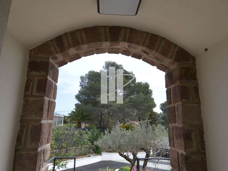 Villa Saint-Raphaël - 4 bedrooms - 195m²