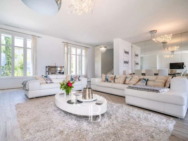 Villa Saint-Raphaël - 8 bedrooms - 352m²