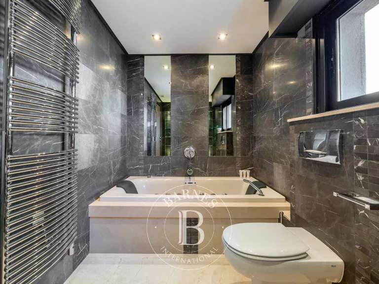 Villa Saint-Raphaël - 3 bedrooms - 229m²