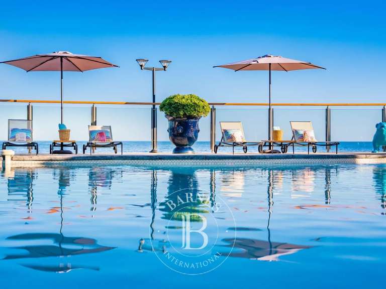 Villa Saint-Raphaël - 3 bedrooms - 229m²