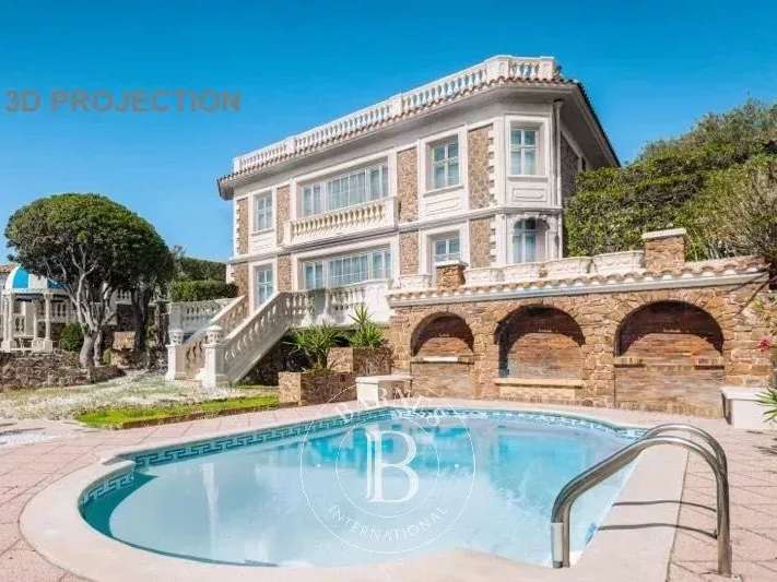 Villa Saint-Raphaël - 4 bedrooms - 340m²
