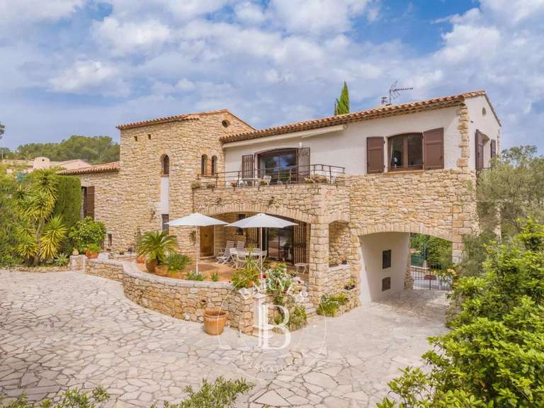 Villa Saint-Raphaël - 4 bedrooms - 220m²