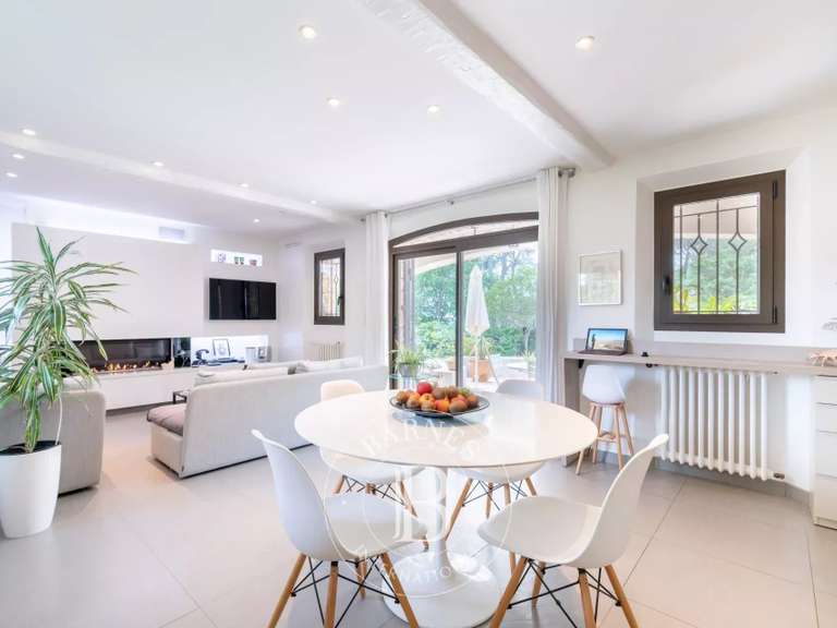 Villa Saint-Raphaël - 4 bedrooms - 220m²