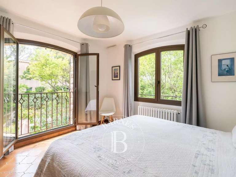 Villa Saint-Raphaël - 4 bedrooms - 220m²