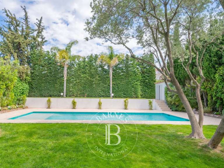 Villa Saint-Raphaël - 6 bedrooms - 360m²