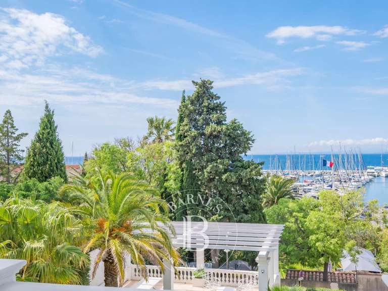 Villa Saint-Raphaël - 6 bedrooms - 360m²