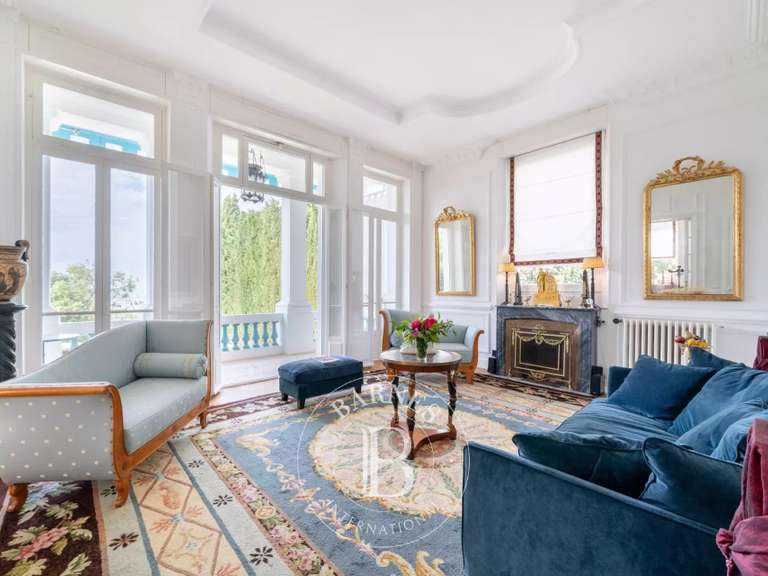 Villa Saint-Raphaël - 6 bedrooms - 360m²