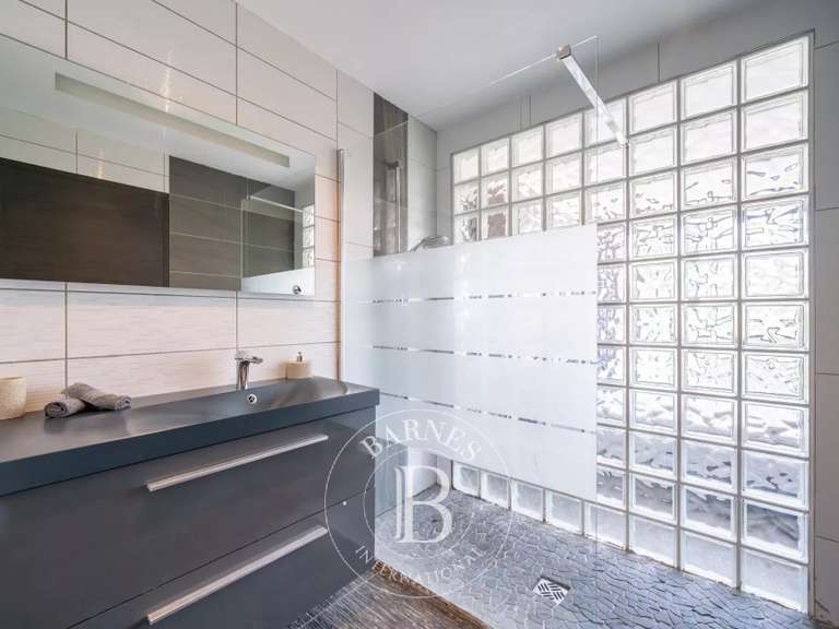 Villa Saint-Raphaël - 5 chambres - 246m²