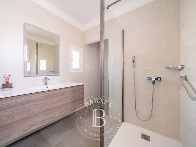 Villa Saint-Raphaël - 6 chambres - 350m²