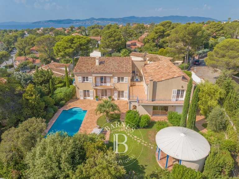 Villa Saint-Raphaël - 6 chambres - 350m²