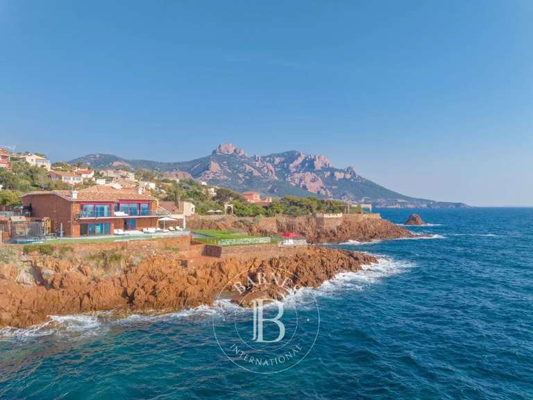 Villa Saint-Raphaël - 4 chambres - 350m²