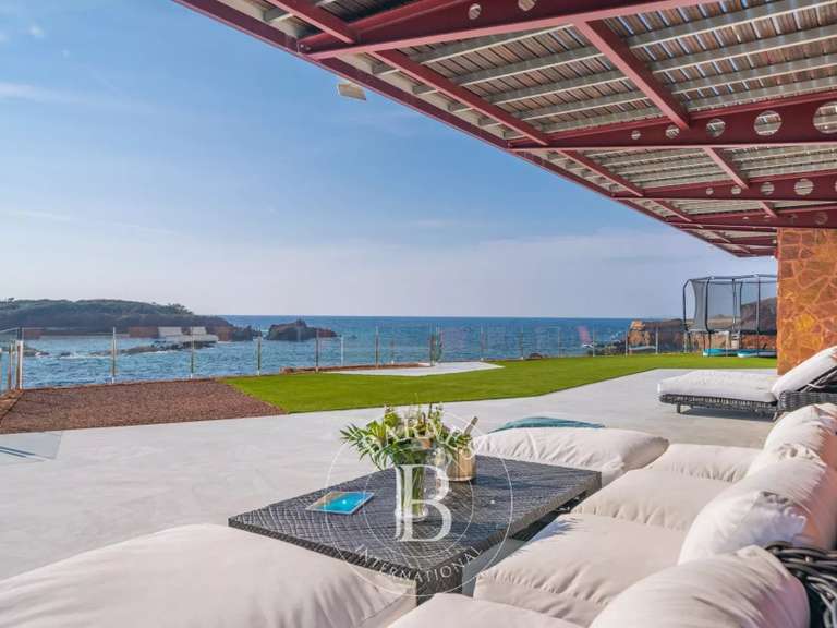 Villa Saint-Raphaël - 4 chambres - 350m²