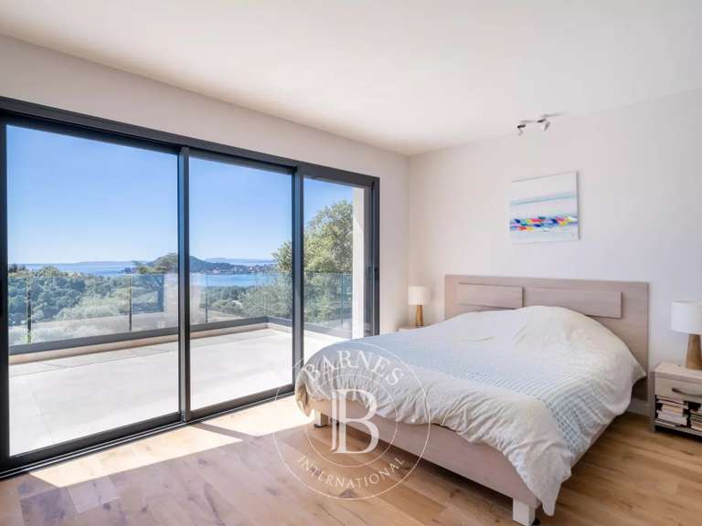 Villa Saint-Raphaël - 5 chambres - 310m²
